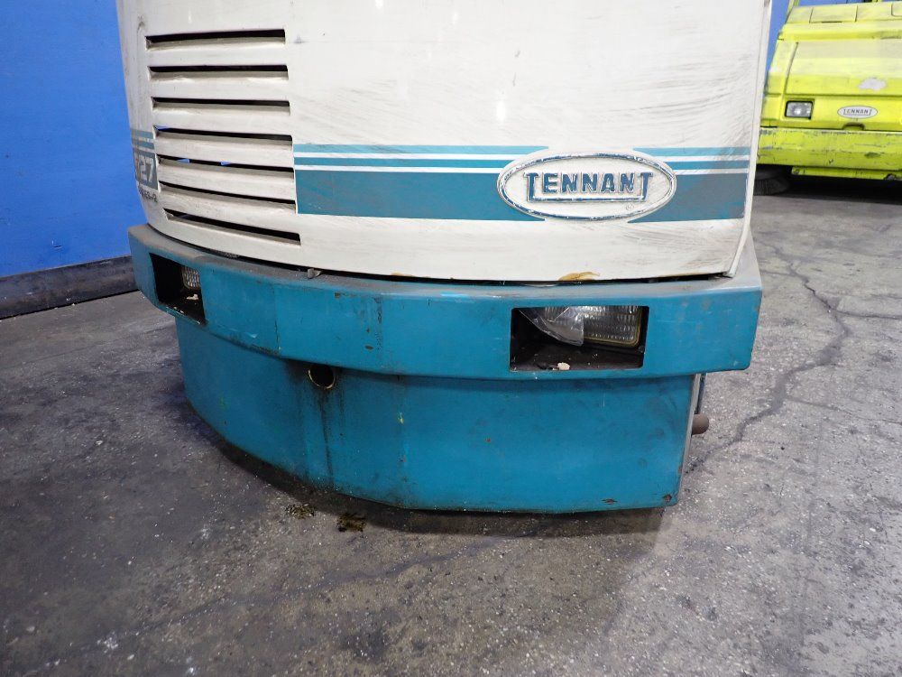 Tennant 51" Floor Scrubber - 527 Series-2