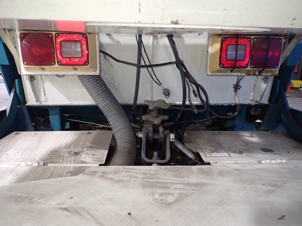 Tennant 51" Floor Scrubber - 527 Series-2