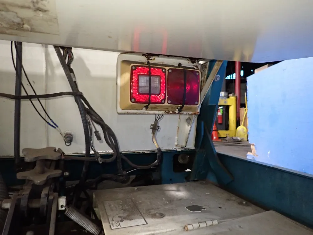 Tennant 51" Floor Scrubber - 527 Series-2