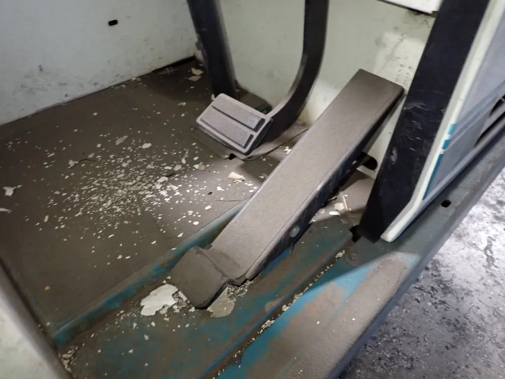 Tennant 51" Floor Scrubber - 527 Series-2