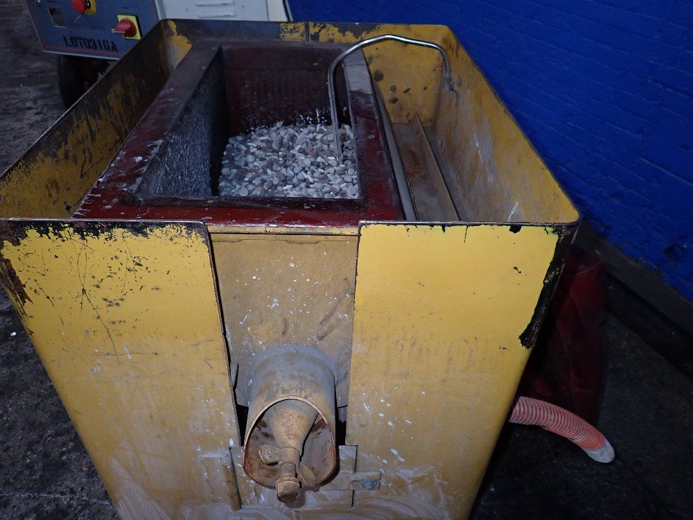 Royson 26"x10"x12" Vibratory Finisher