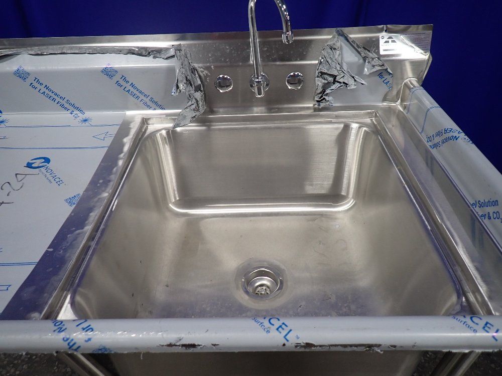 Advance Tabco 24"x12" Sink - 93-41-24-24l