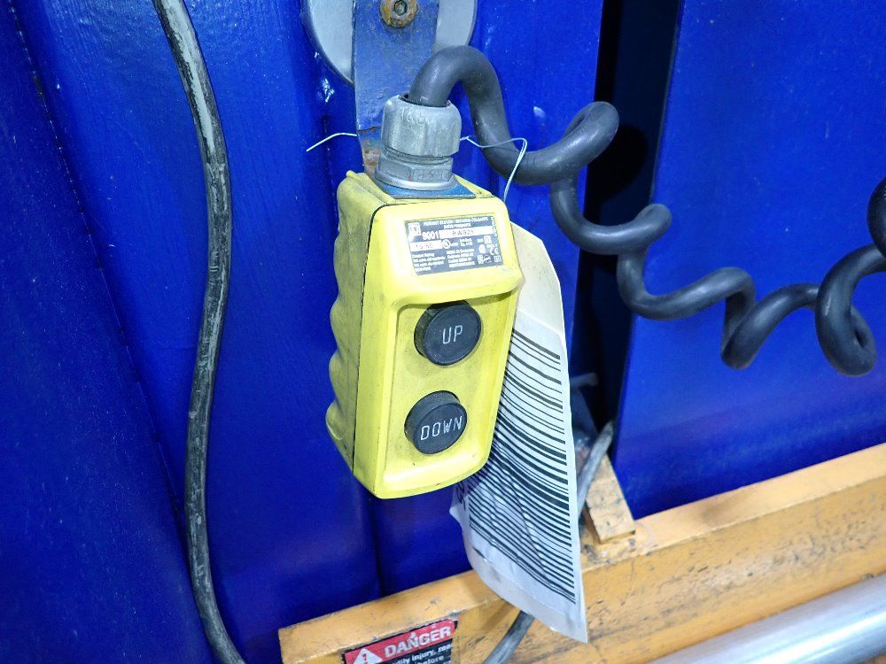 Southwest Products 2000 Lbs Lift Table - C2