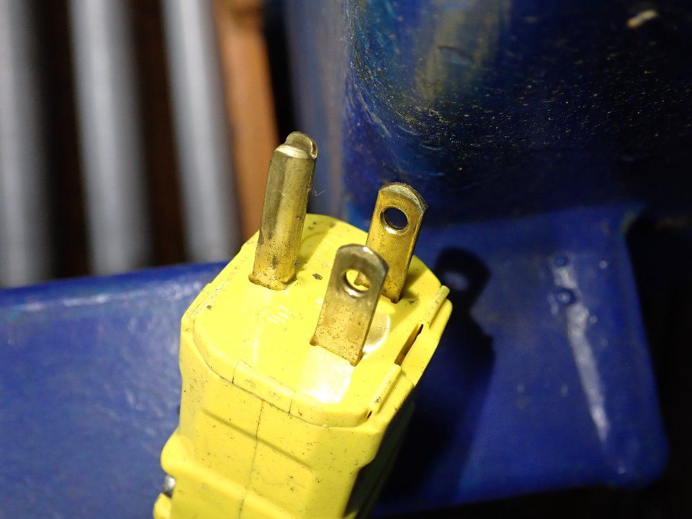 Southwest Products 2000 Lbs Lift Table - C2 4