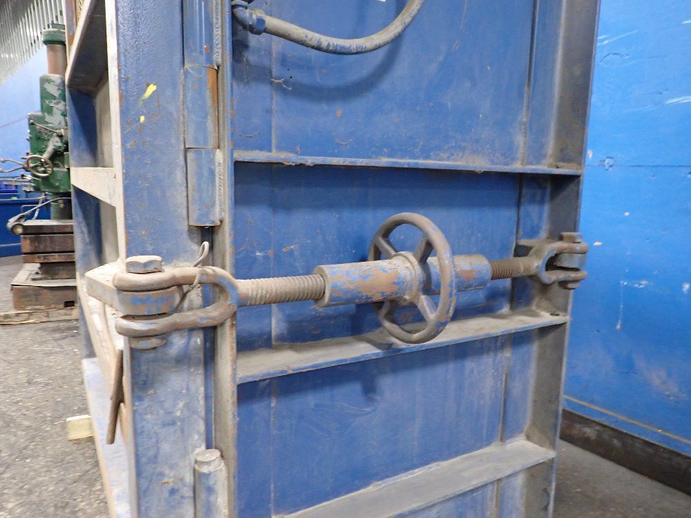 Cram-a-lot 30" X 60" Baler - Cont Lu Bd