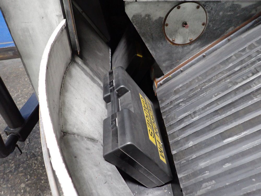 Mikron 24 1/2" X 27 1/2" Cnc Vmc - Hsm 600