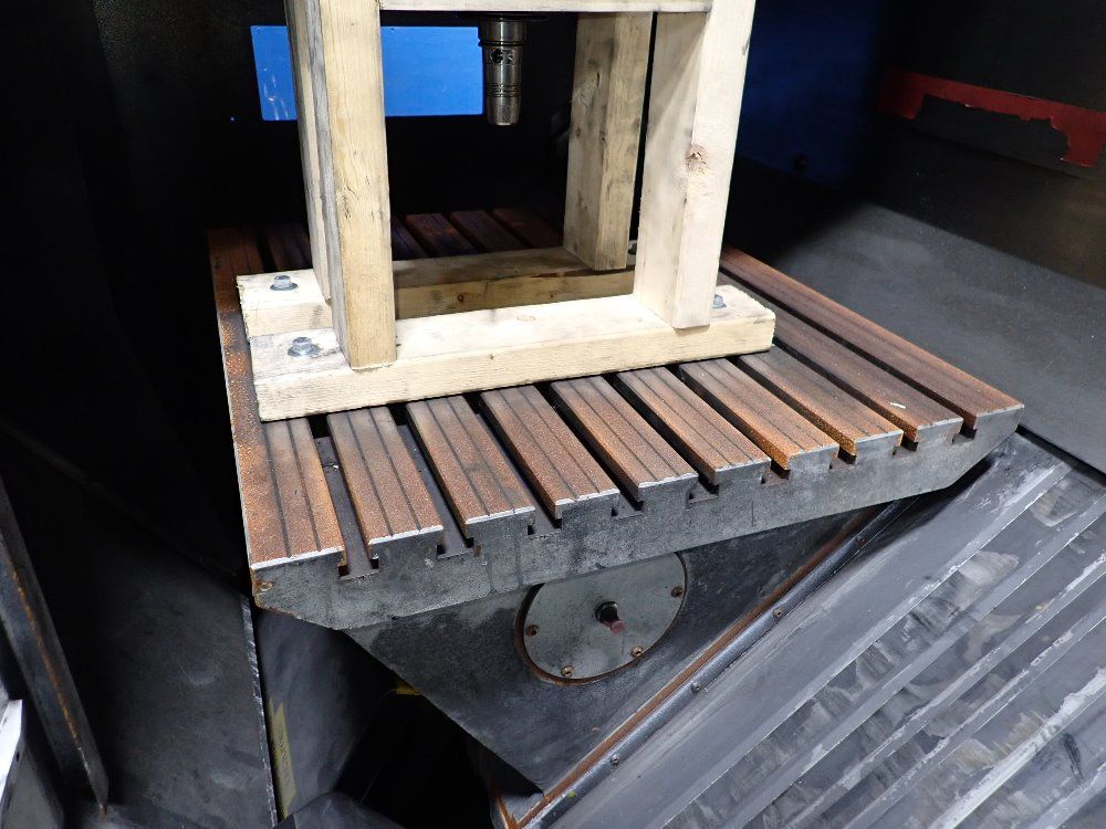 Mikron 24 1/2" X 27 1/2" Cnc Vmc - Hsm 600