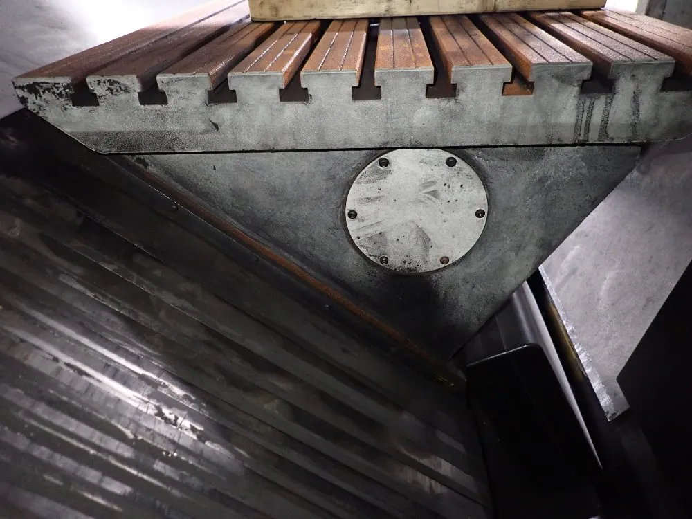 Mikron 24 1/2" X 27 1/2" Cnc Vmc - Hsm 600