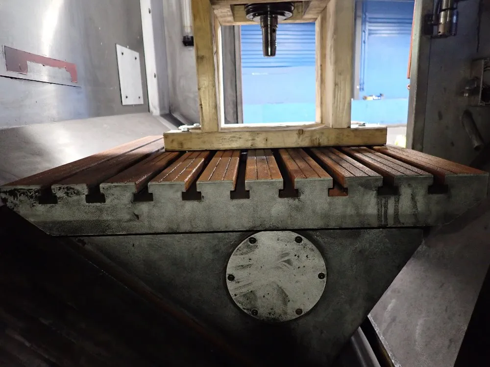 Mikron 24 1/2" X 27 1/2" Cnc Vmc - Hsm 600