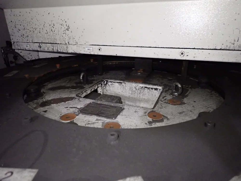 Mikron 24 1/2" X 27 1/2" Cnc Vmc - Hsm 600