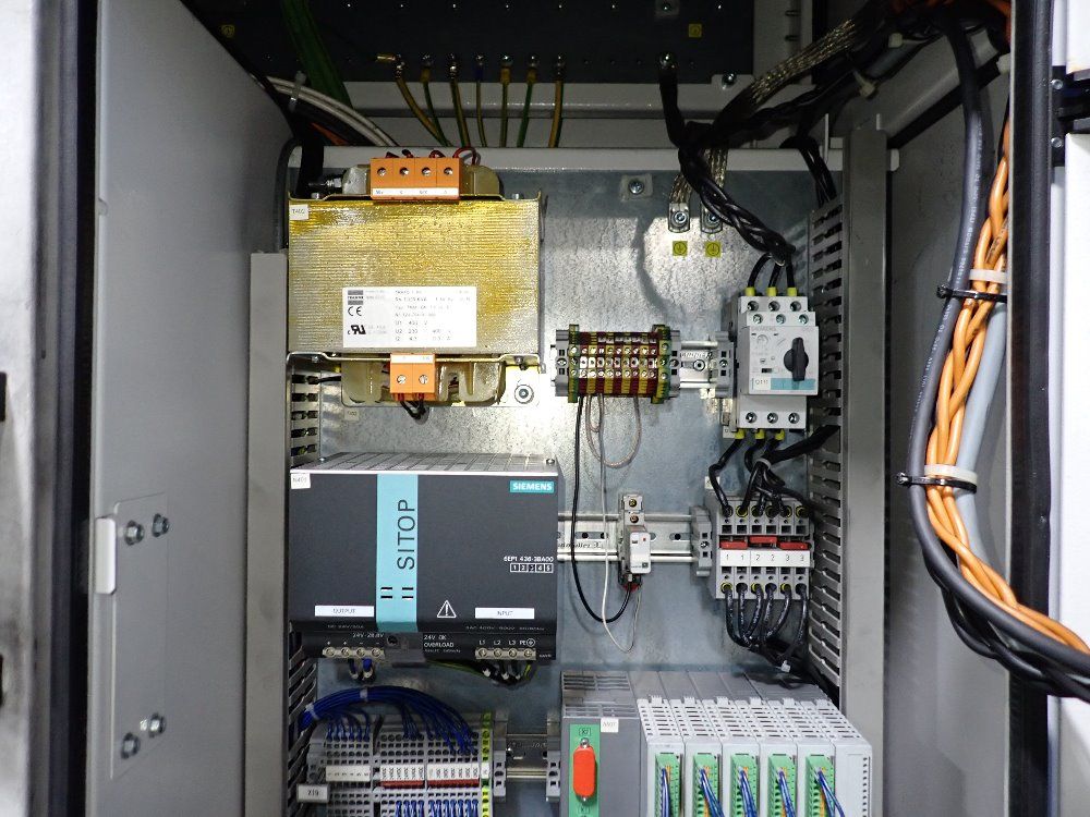 Mikron 24 1/2" X 27 1/2" Cnc Vmc - Hsm 600