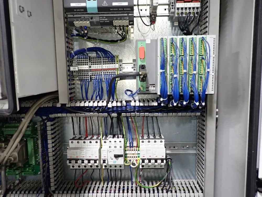 Mikron 24 1/2" X 27 1/2" Cnc Vmc - Hsm 600