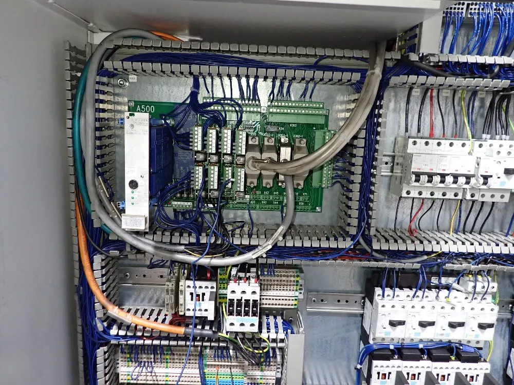 Mikron 24 1/2" X 27 1/2" Cnc Vmc - Hsm 600