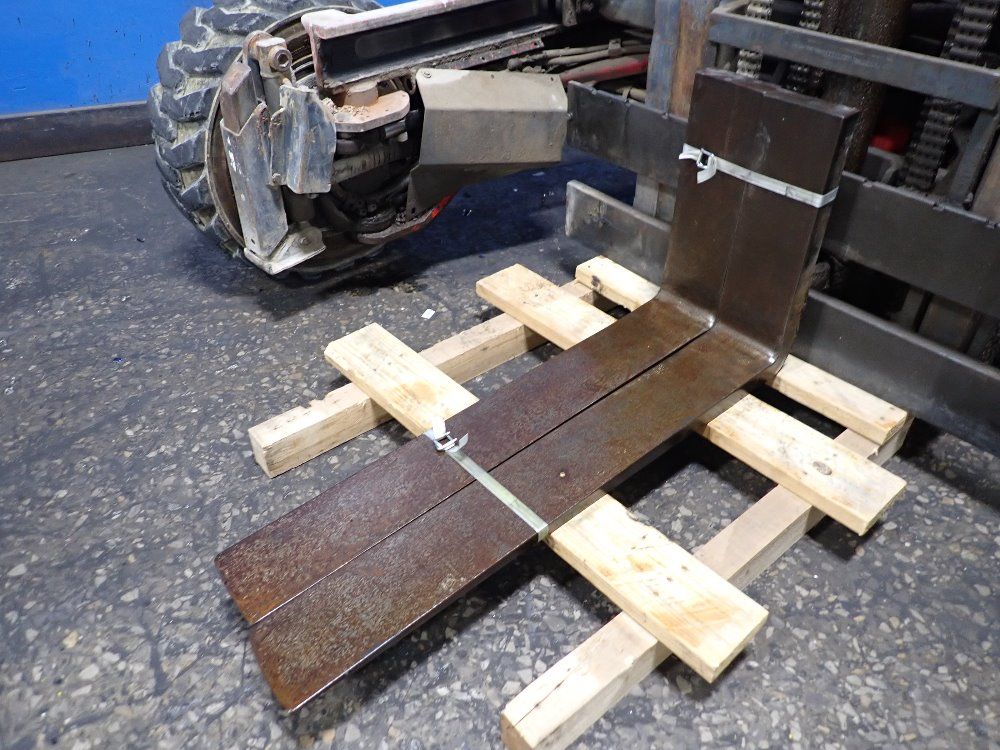 Moffett Engineering 5000 Lbs Truck Mounted Forklift - M5000w-4w