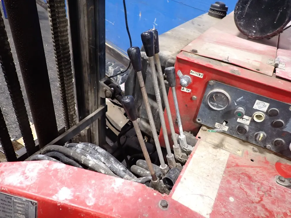 Moffett Engineering 5000 Lbs Truck Mounted Forklift - M5000w-4w