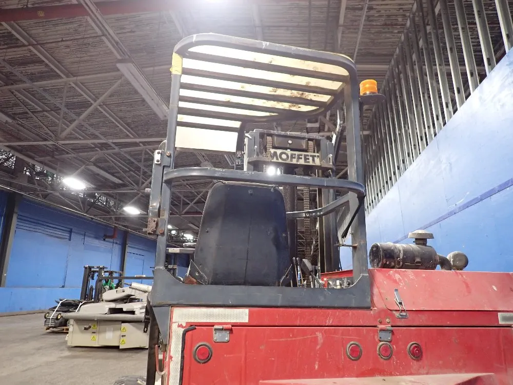Moffett Engineering 5000 Lbs Truck Mounted Forklift - M5000w-4w