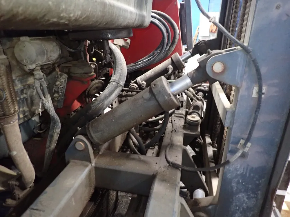 Moffett Engineering 5000 Lbs Truck Mounted Forklift - M5000w-4w