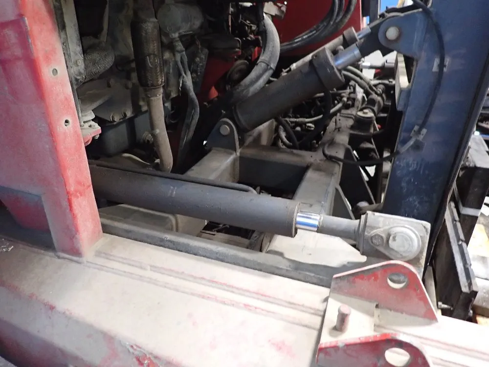 Moffett Engineering 5000 Lbs Truck Mounted Forklift - M5000w-4w