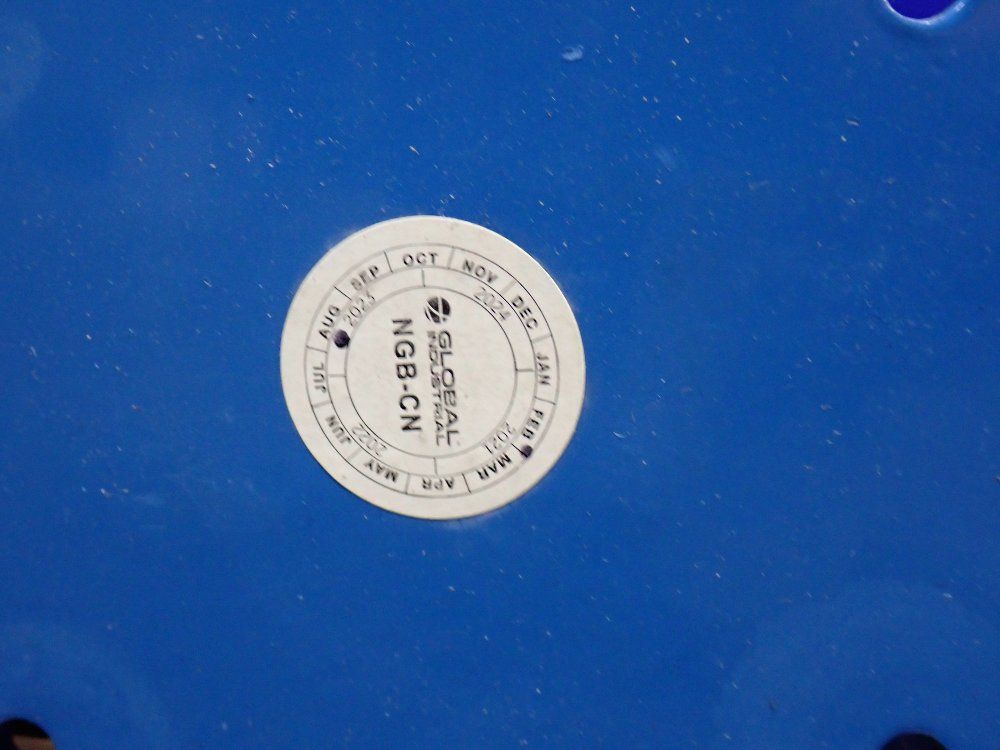 Global Industrial Arm Mount - 253cp62