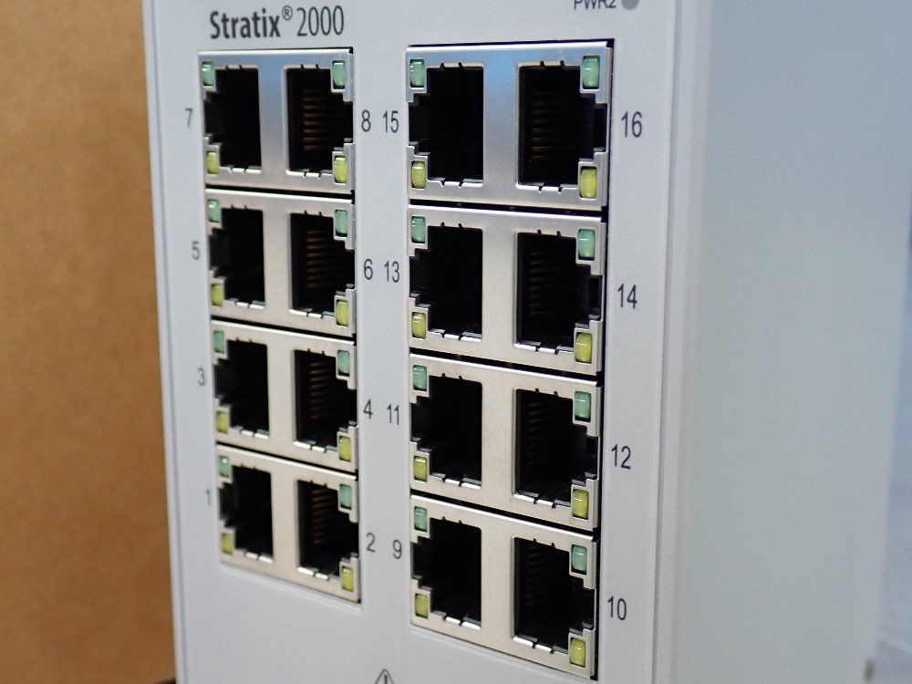 Allen Bradley Stratix 2000 Ethernet Unmanaged Switch - 1783-us16t