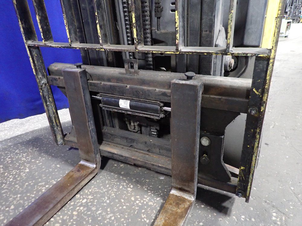 Hyster 2650 Lbs Electric Forklift - J30xmt