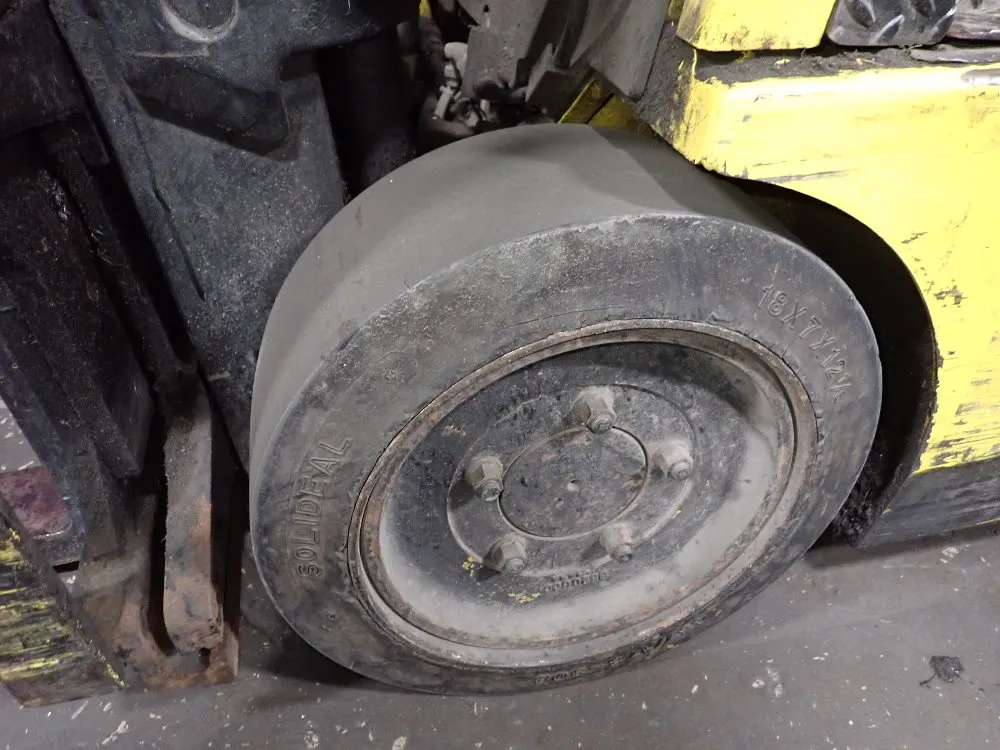 Hyster 2650 Lbs Electric Forklift - J30xmt