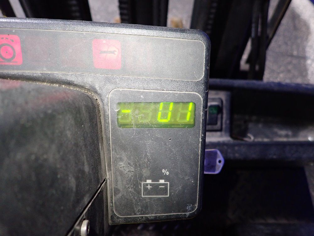 Hyster 2650 Lbs Electric Forklift - J30xmt