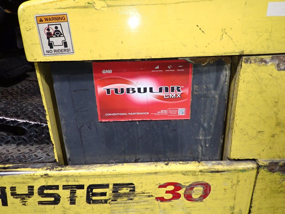 Hyster 2650 Lbs Electric Forklift - J30xmt