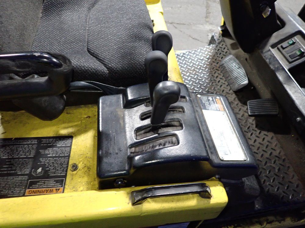 Hyster 2650 Lbs Electric Forklift - J30xmt