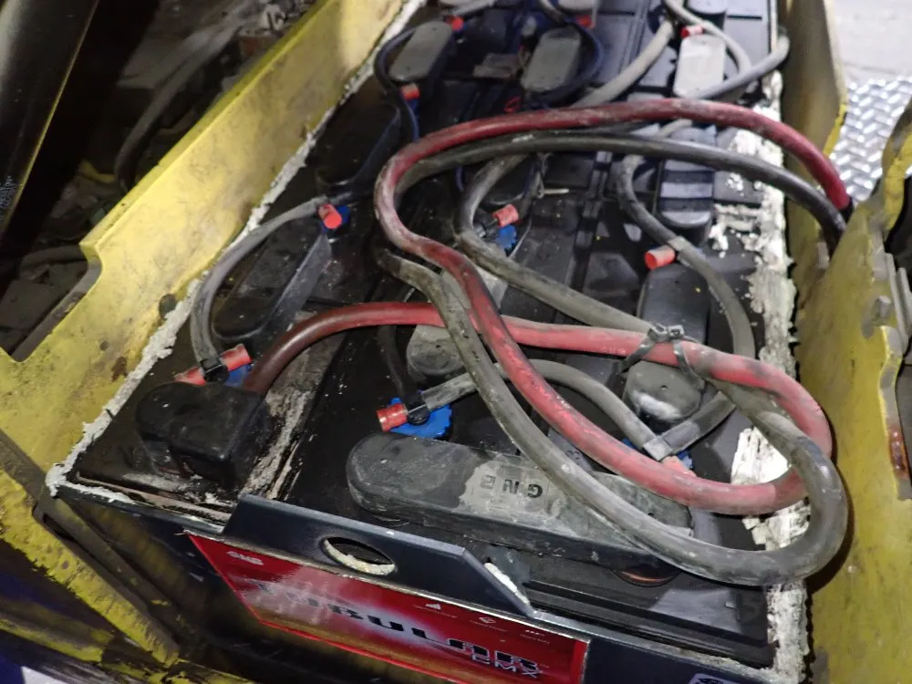 Hyster 2650 Lbs Electric Forklift - J30xmt