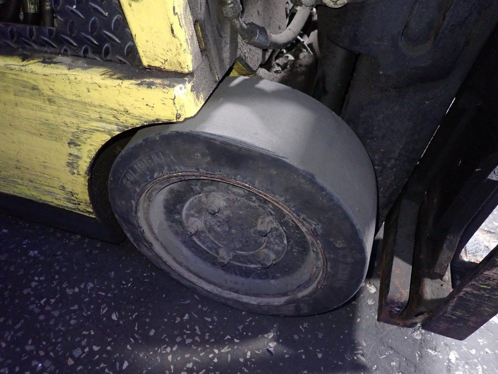 Hyster 2650 Lbs Electric Forklift - J30xmt