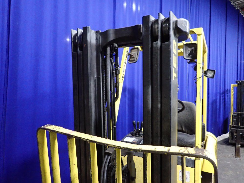 Hyster 950 Lbs Electric Forklift - E50z