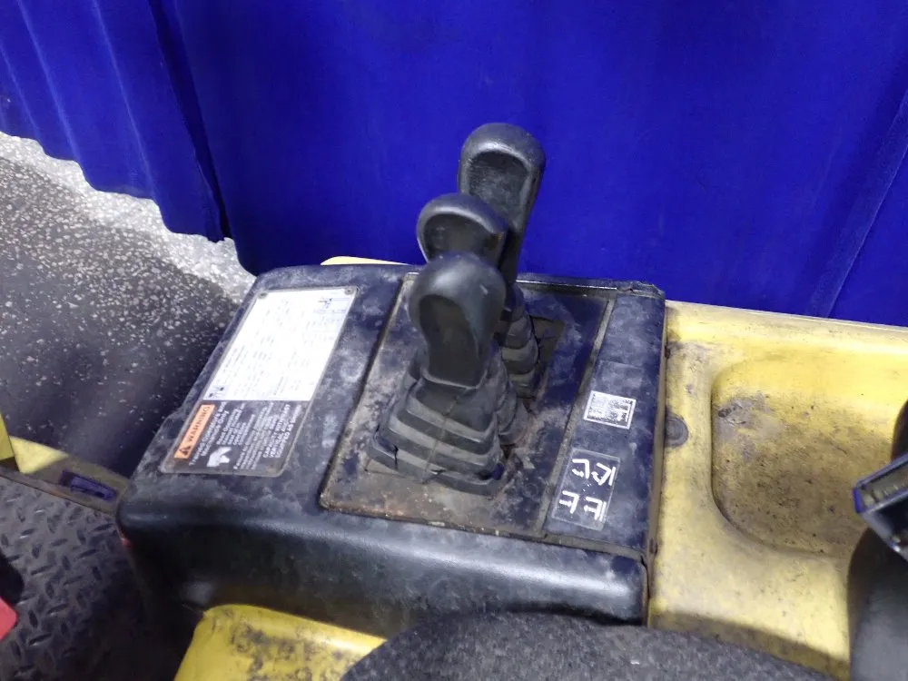 Hyster 950 Lbs Electric Forklift - E50z