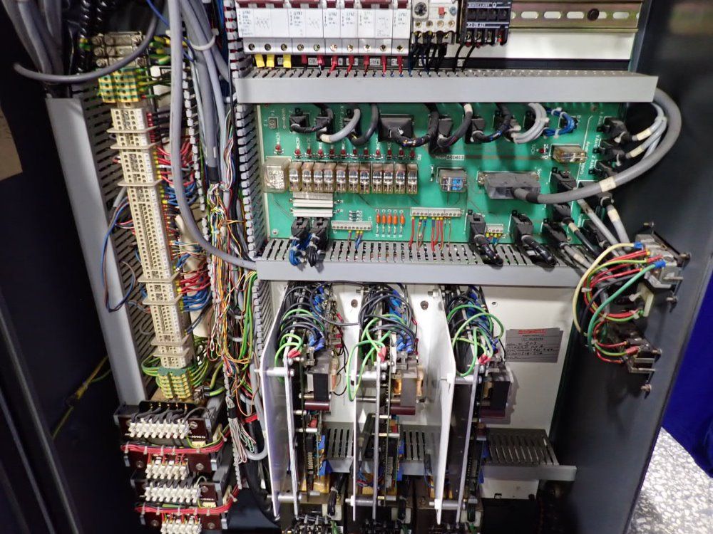 Bridgeport 38"x15" Interact 4 Mill - Series 2