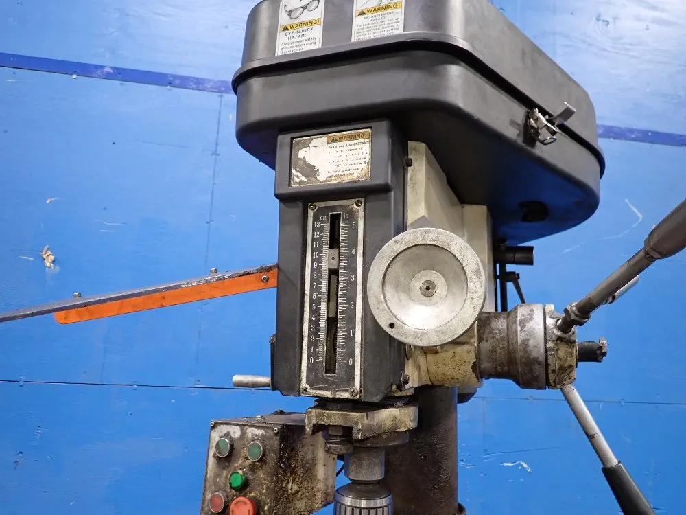 Grizzly 8" X 28 1/2" Vertical Mill - G0705