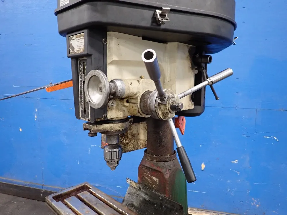 Grizzly 8" X 28 1/2" Vertical Mill - G0705