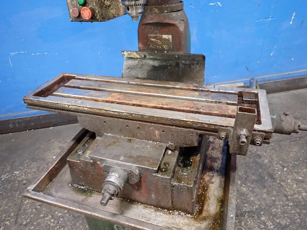 Grizzly 8" X 28 1/2" Vertical Mill - G0705