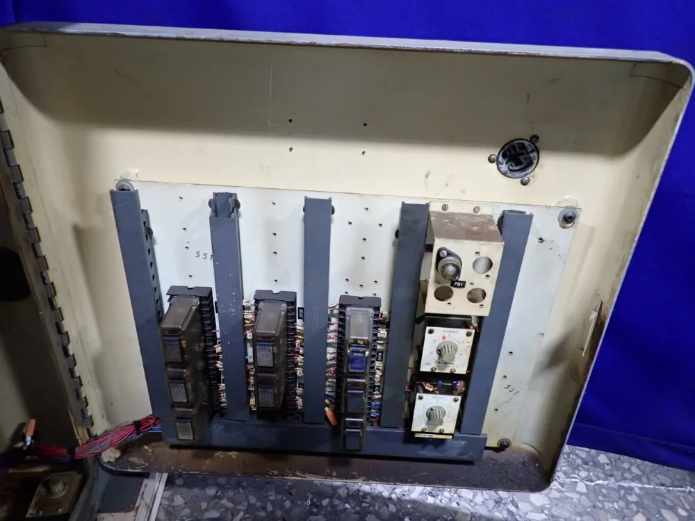 Jones & Lamson 7"x8" Lathe - 6