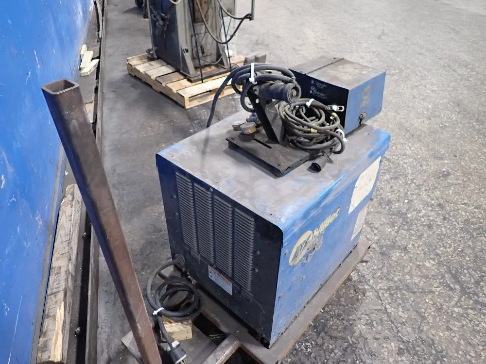 Miller 300 Amp Welder - Deltaweld 302