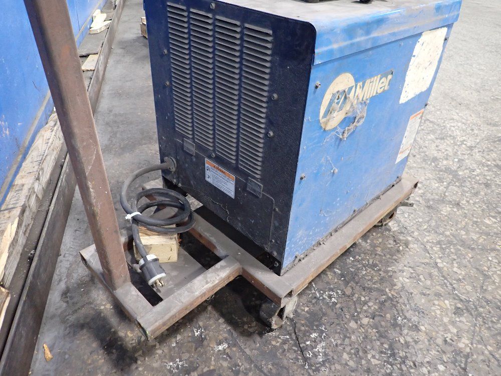 Miller 300 Amp Welder - Deltaweld 302