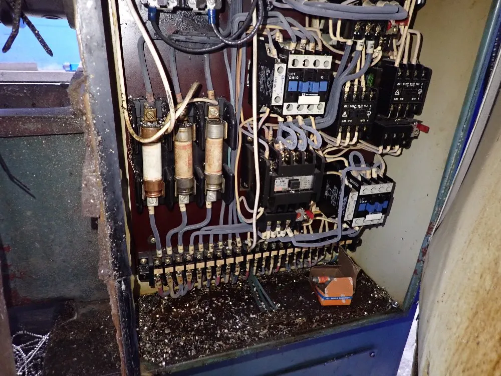 Victor 16"/18" X 38" Gap Bed Lathe - Victor-1640