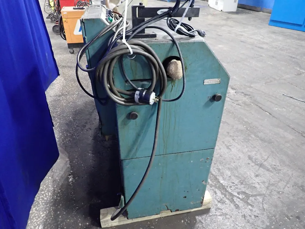 Victor 16"/18" X 38" Gap Bed Lathe - Victor-1640