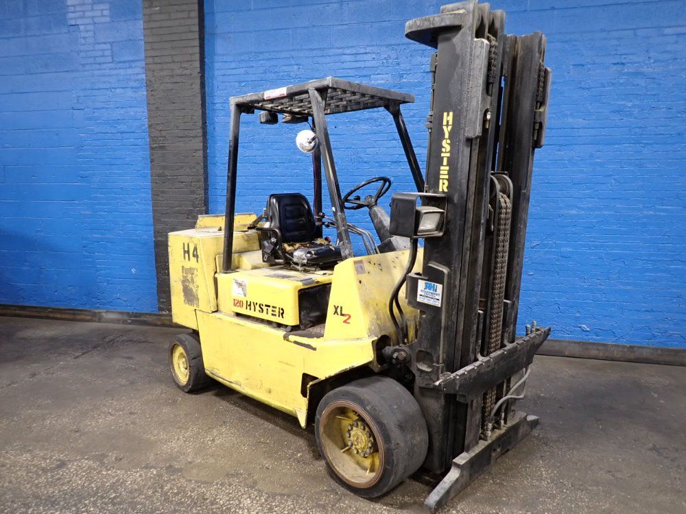 Hyster 7200 Lbs Propane Forklift - S120xl2s