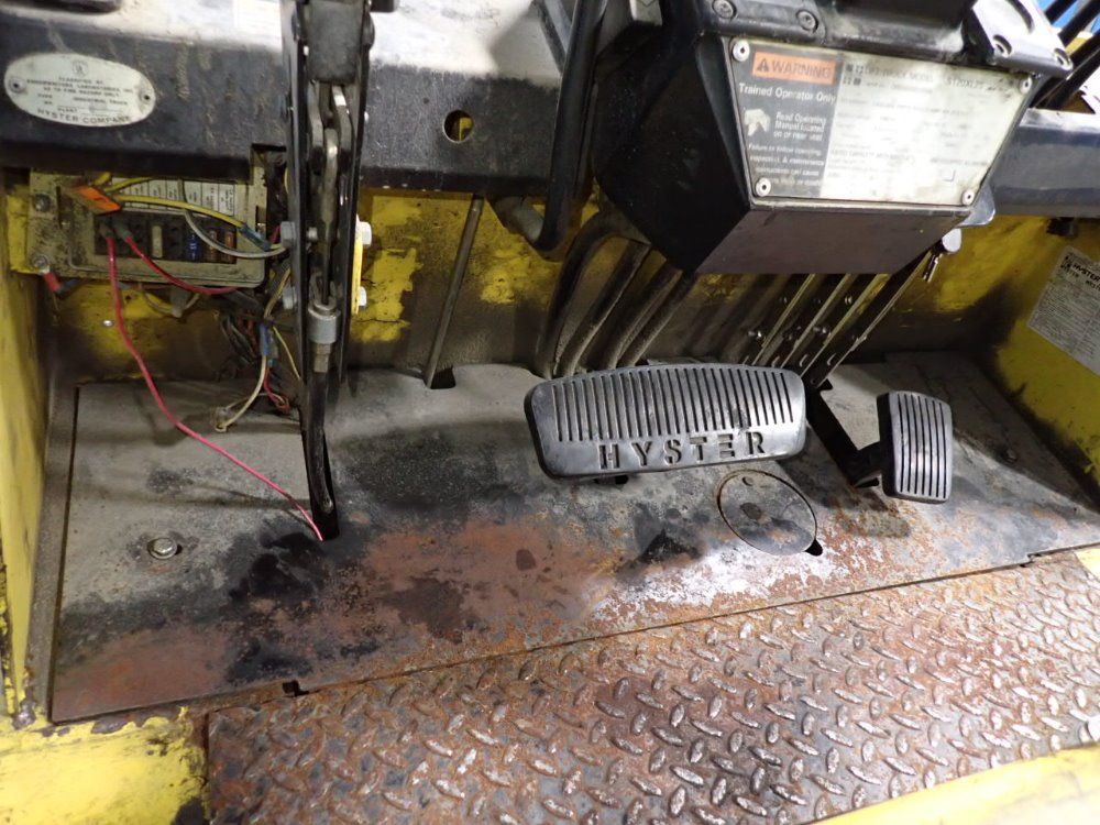 Hyster 7200 Lbs Propane Forklift - S120xl2s