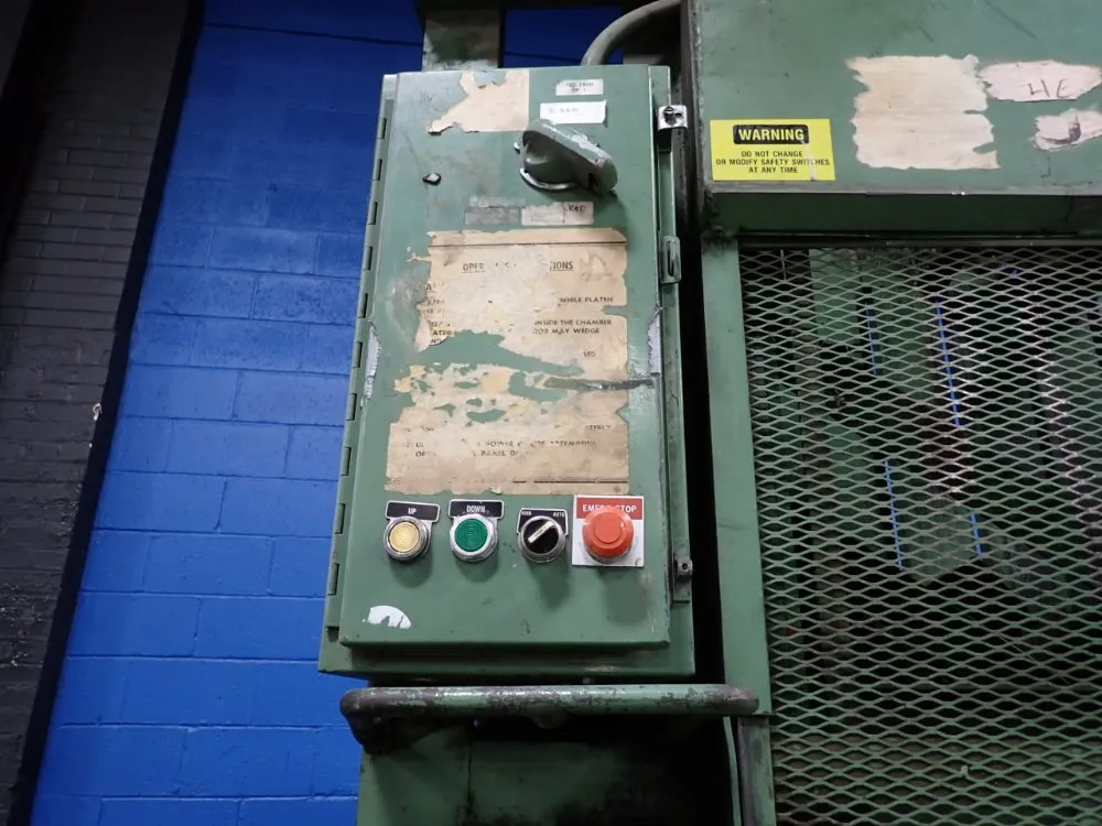 Fox 60"x30"x96" Baler