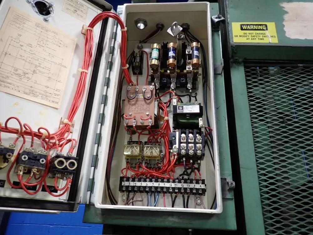 Fox 60"x30"x96" Baler