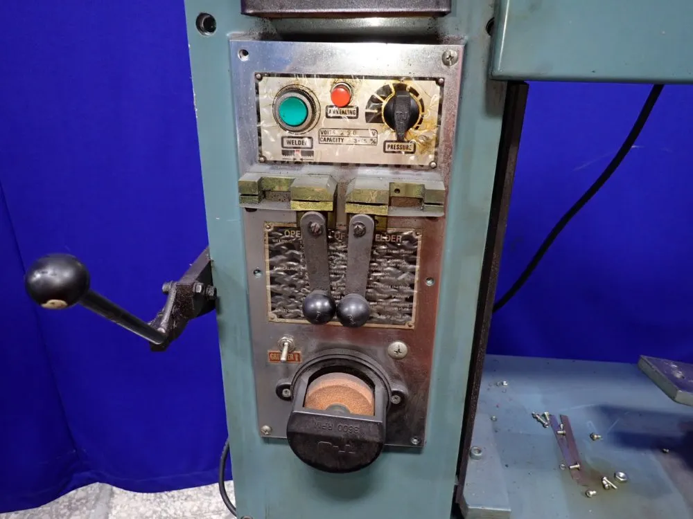 Rutland Tool & Supply Co 18" Vertical Bandsaw