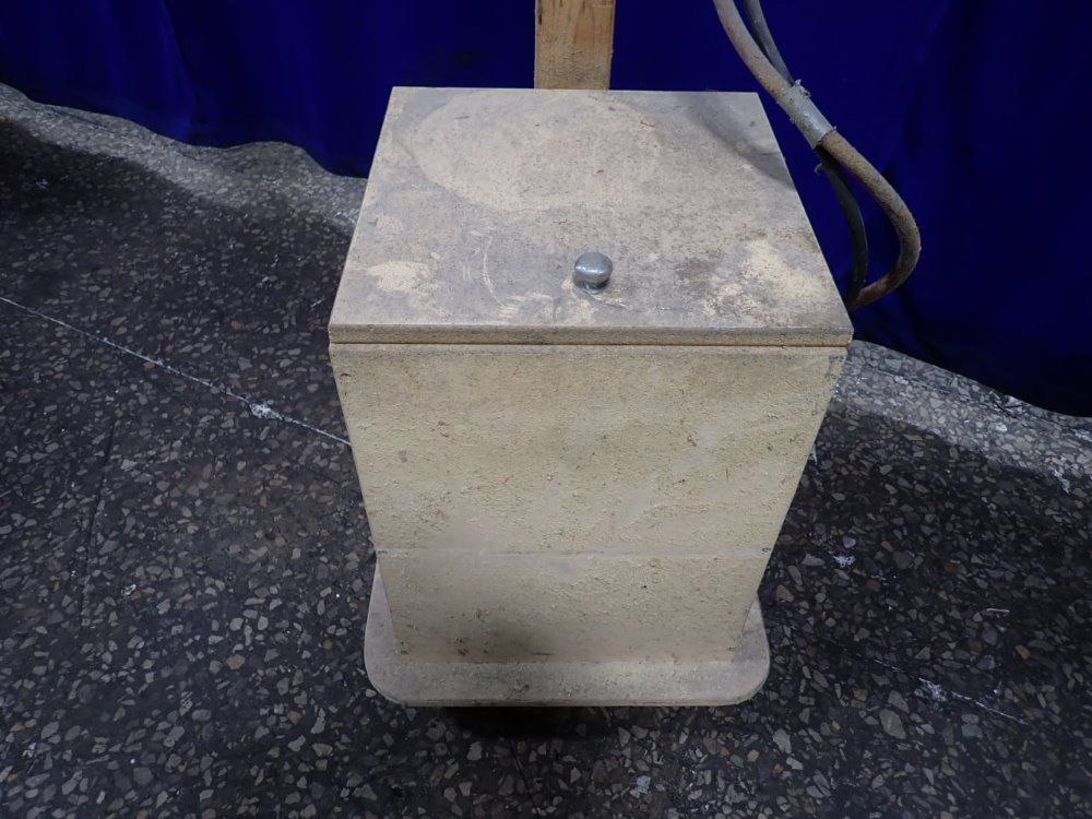 Bink 10"x10"x10" Tank W/ Spray Gun