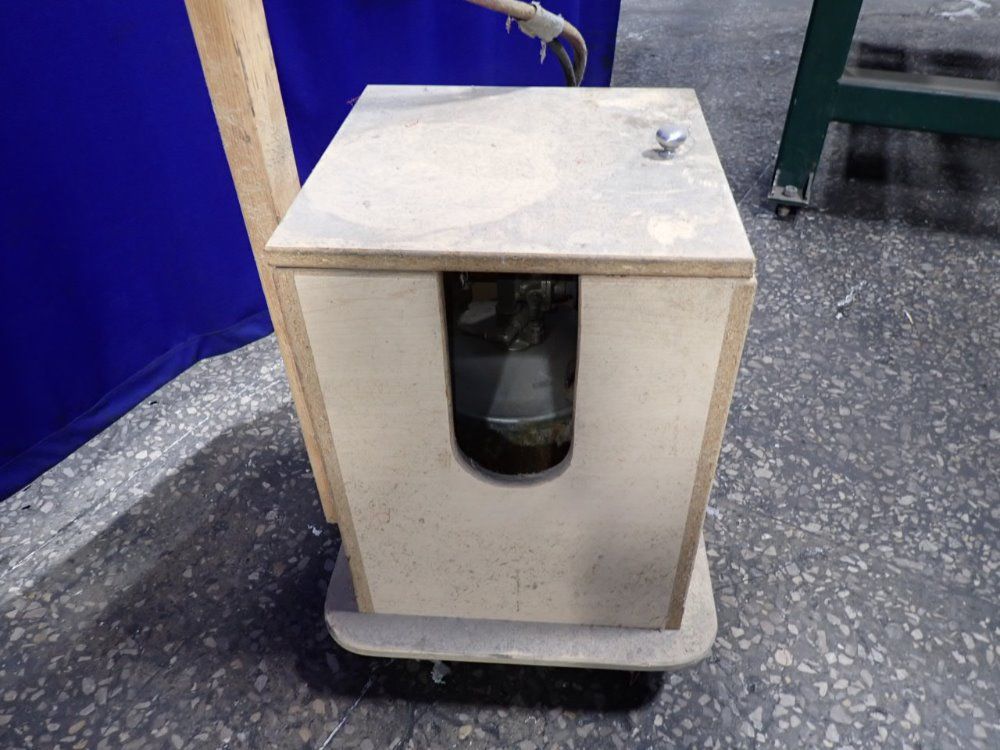 Bink 10"x10"x10" Tank W/ Spray Gun