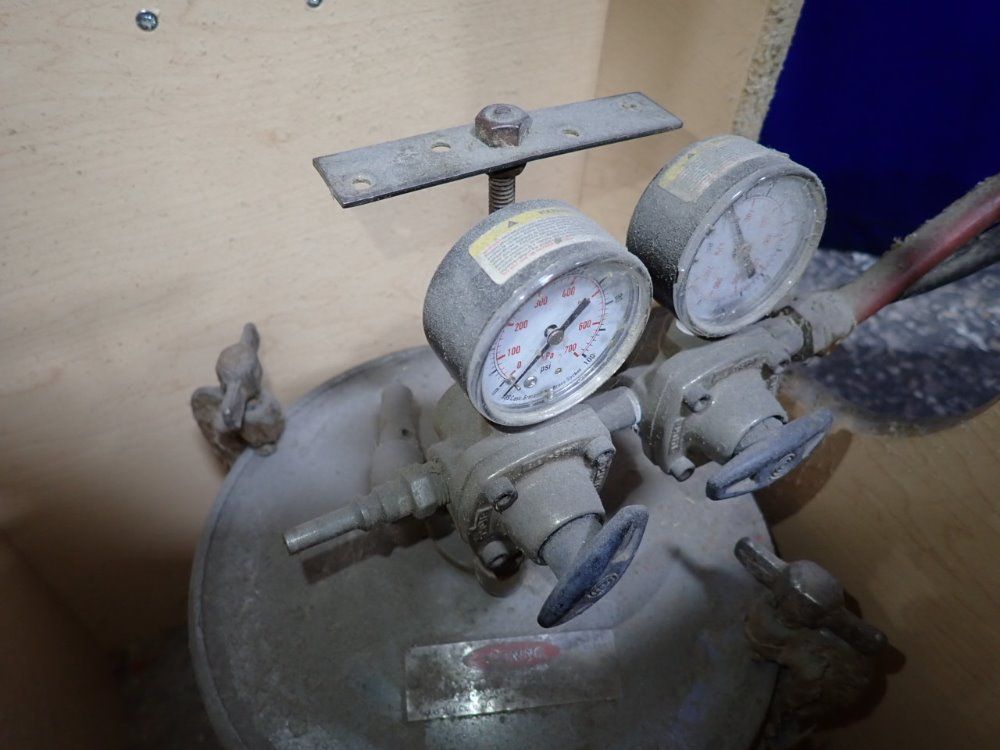 Bink 10"x10"x10" Tank W/ Spray Gun